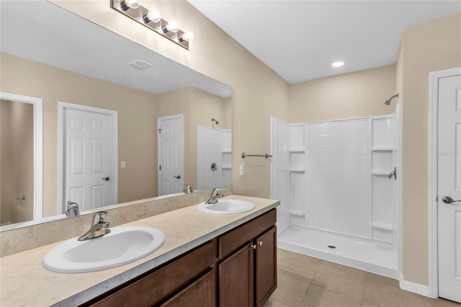 TOWN LAKES PH 4 - Residential Lease