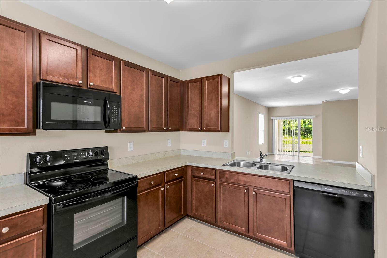 TOWN LAKES PH 4 - Residential Lease