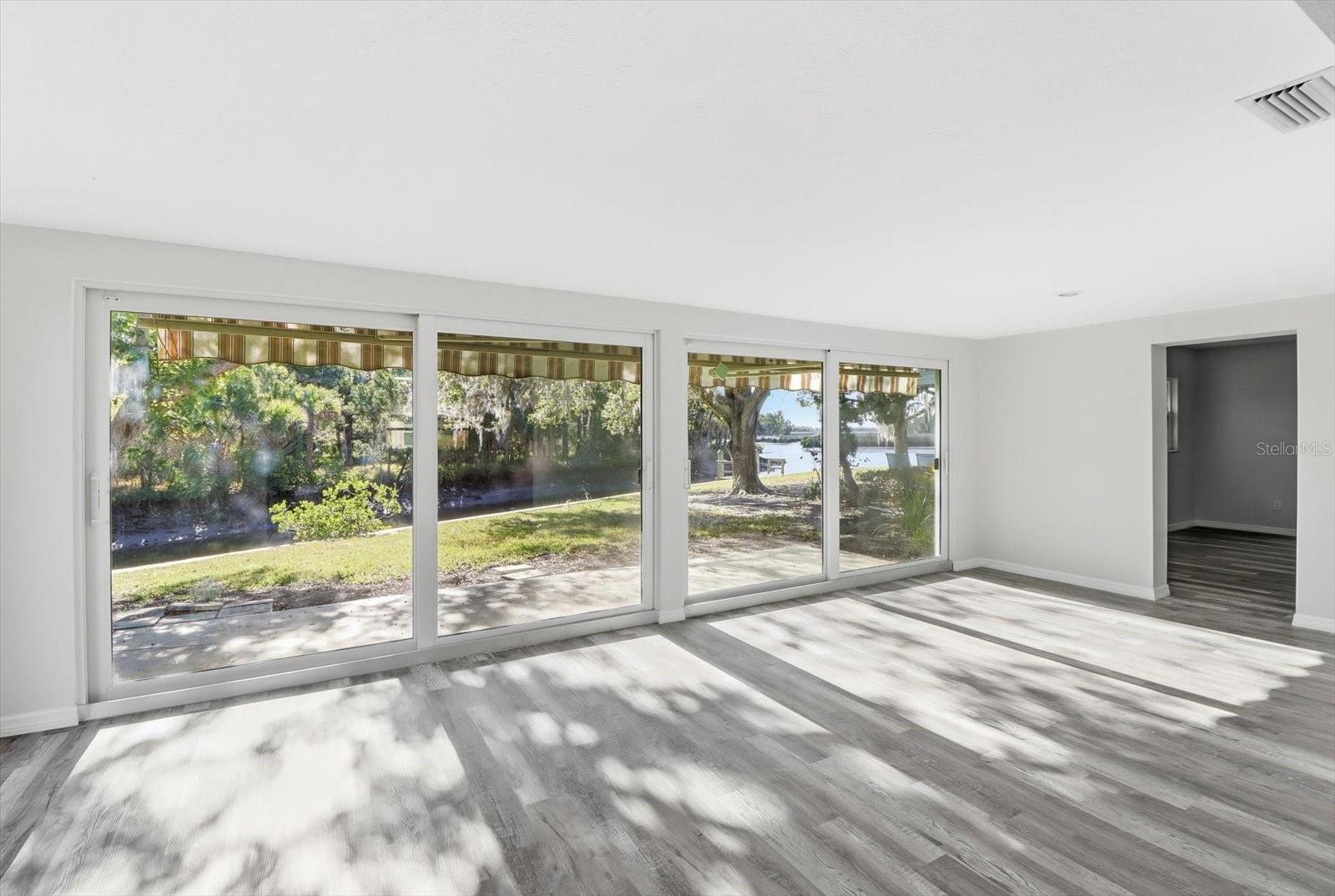 THE BAY VILLAS - Residential