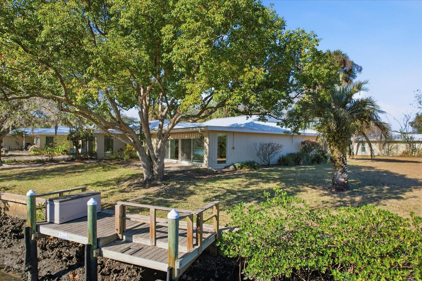 THE BAY VILLAS - Residential