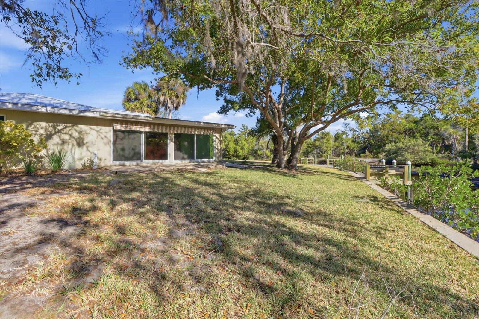 THE BAY VILLAS - Residential