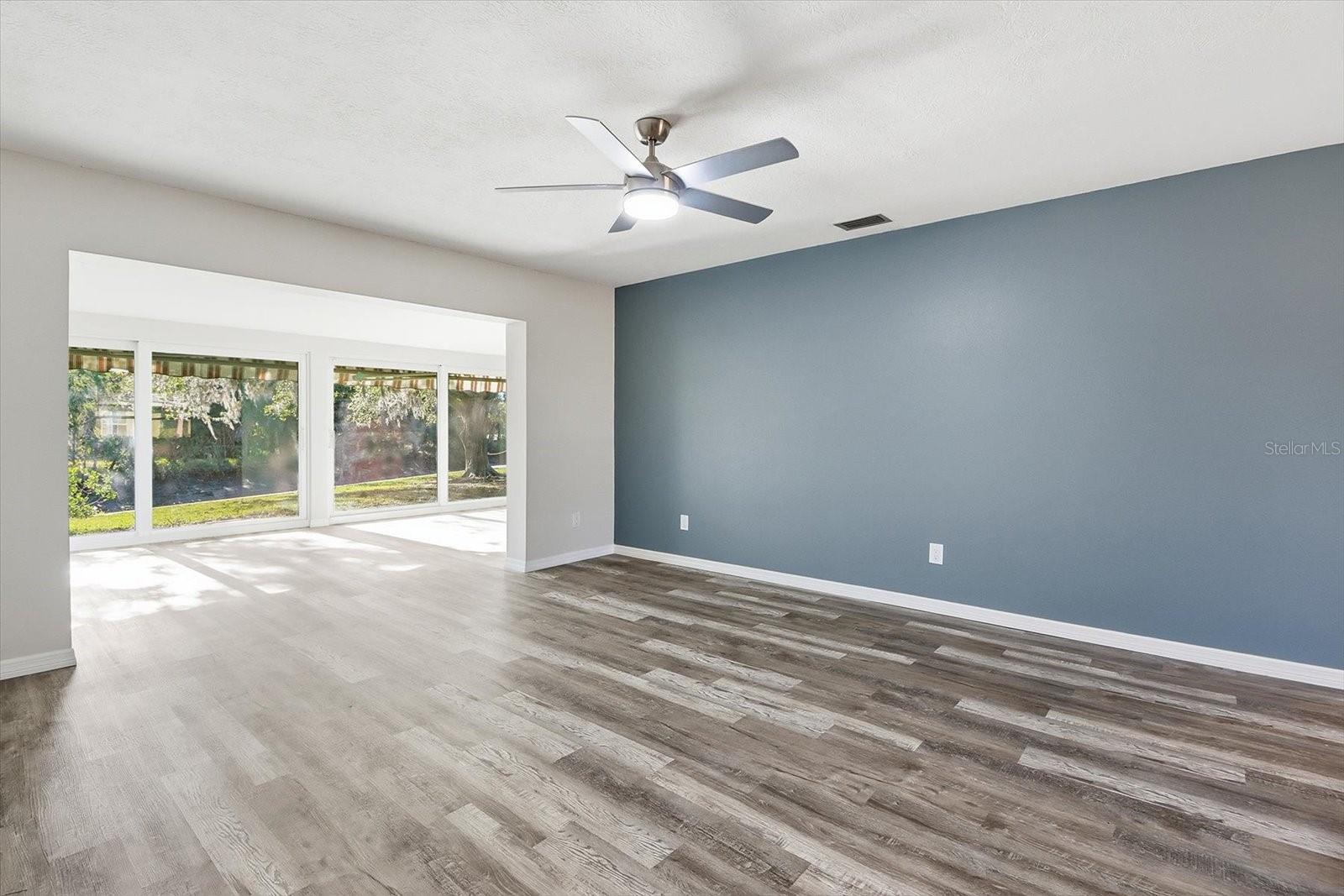 THE BAY VILLAS - Residential