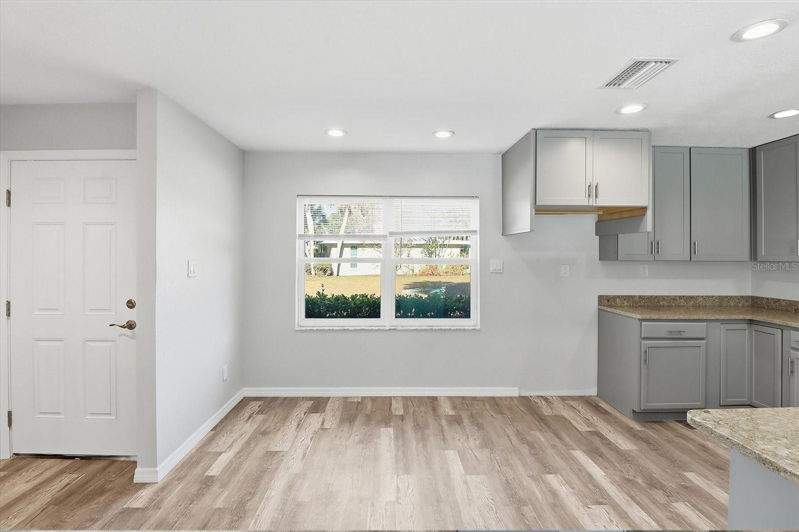 THE BAY VILLAS - Residential