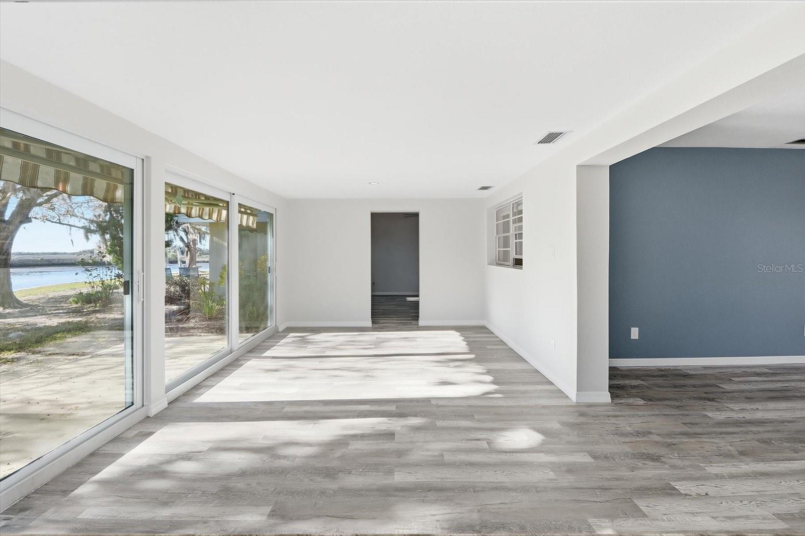 THE BAY VILLAS - Residential