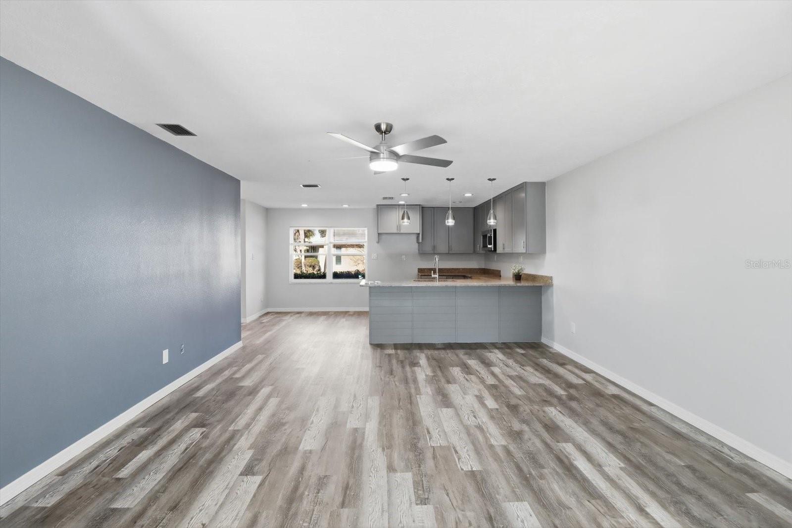 THE BAY VILLAS - Residential