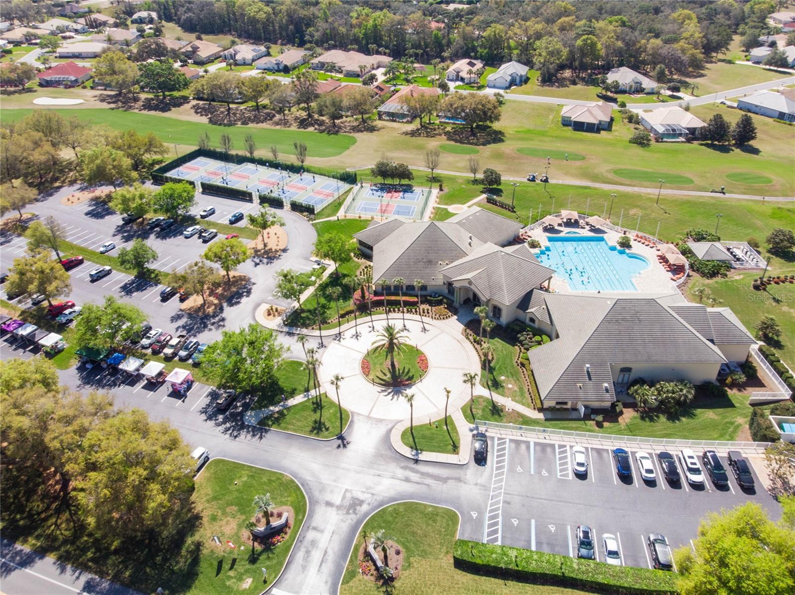 LAKEVIEW VILLAS - Residential