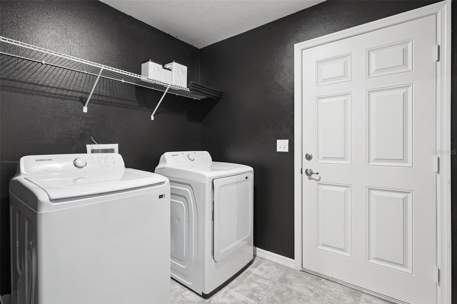 LAKE VIEW ESTATES - Residential