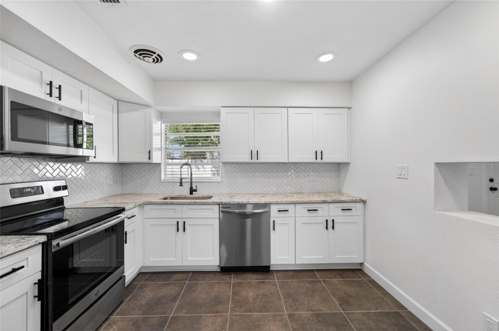 OLDSMAR COUNTRY CLUB ESTATES SEC 3 - Residential