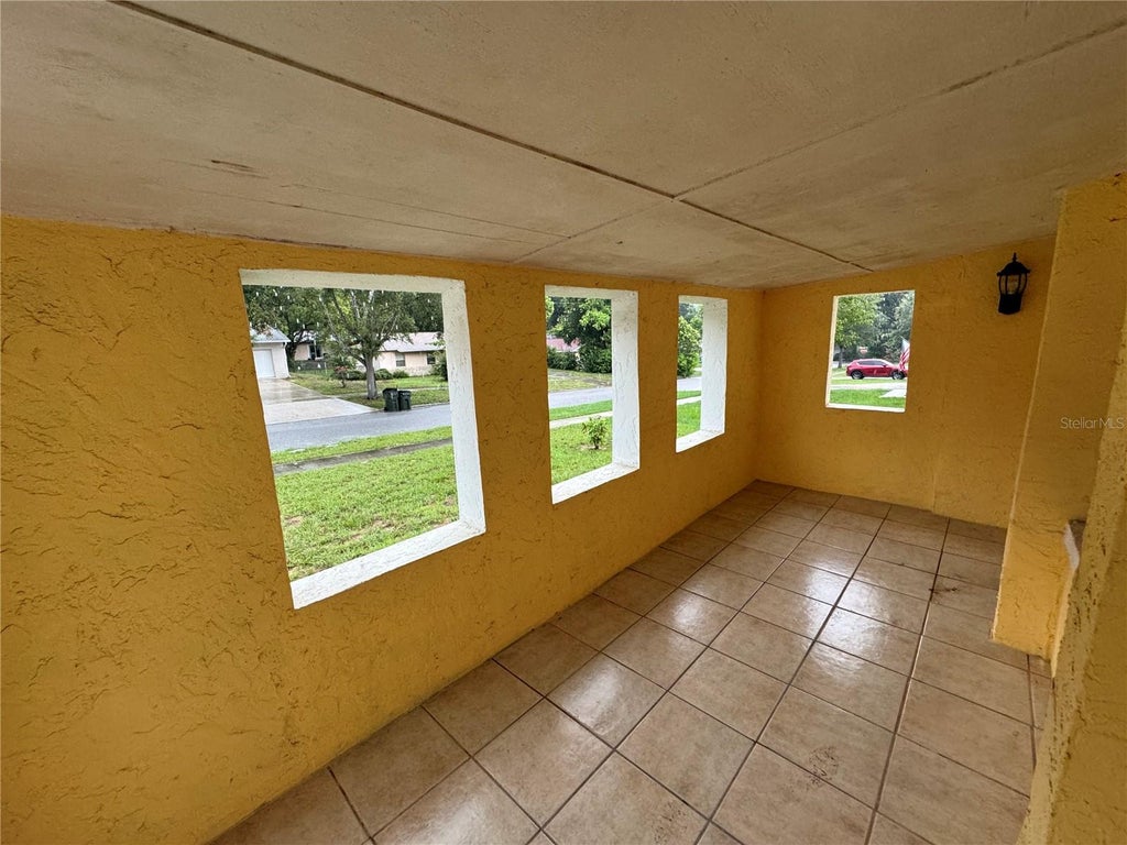 Photo of 231 N Disston Avenue, Clermont, FL 34711 (MLS # G5118346)