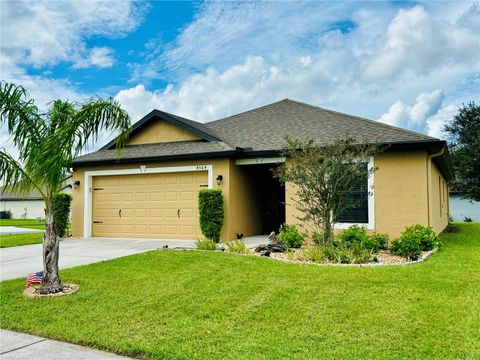 A home in TAVARES