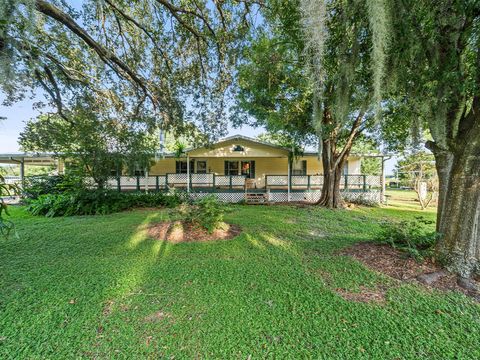 A home in WINTER HAVEN