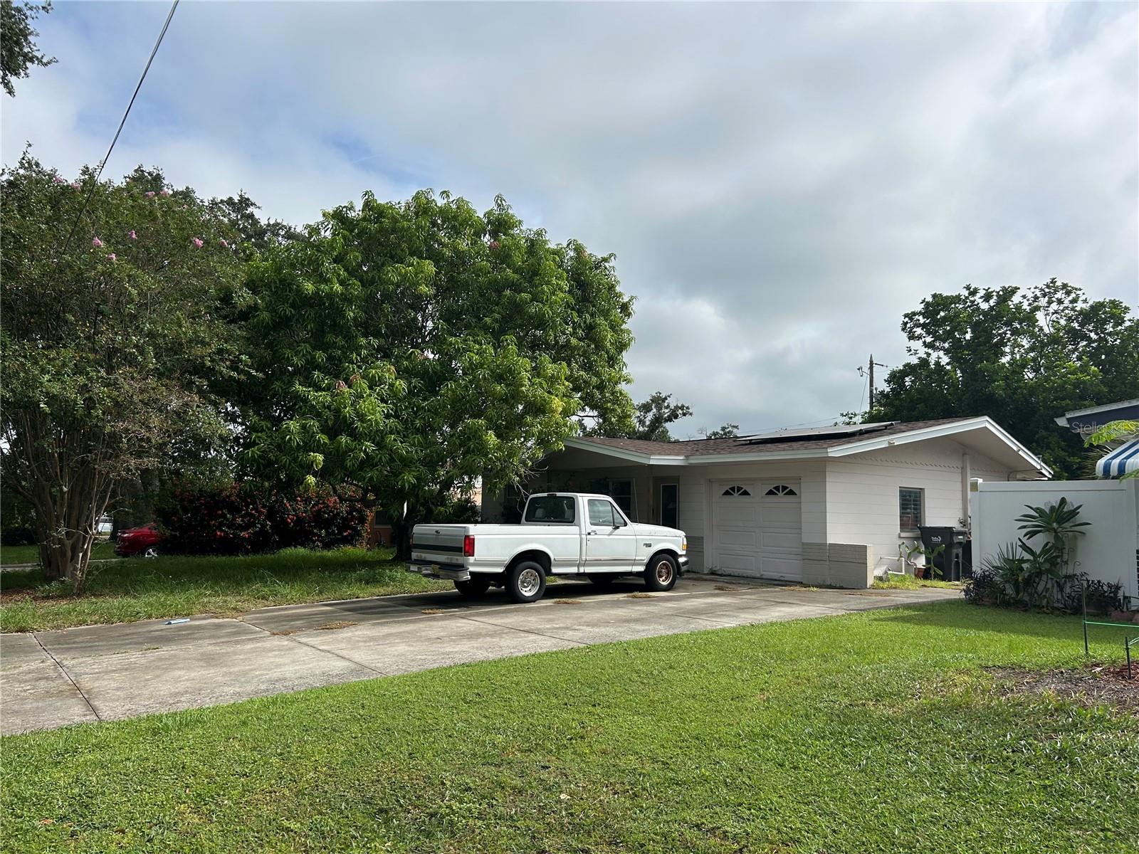 GOLDEN PALM MANOR - Residential