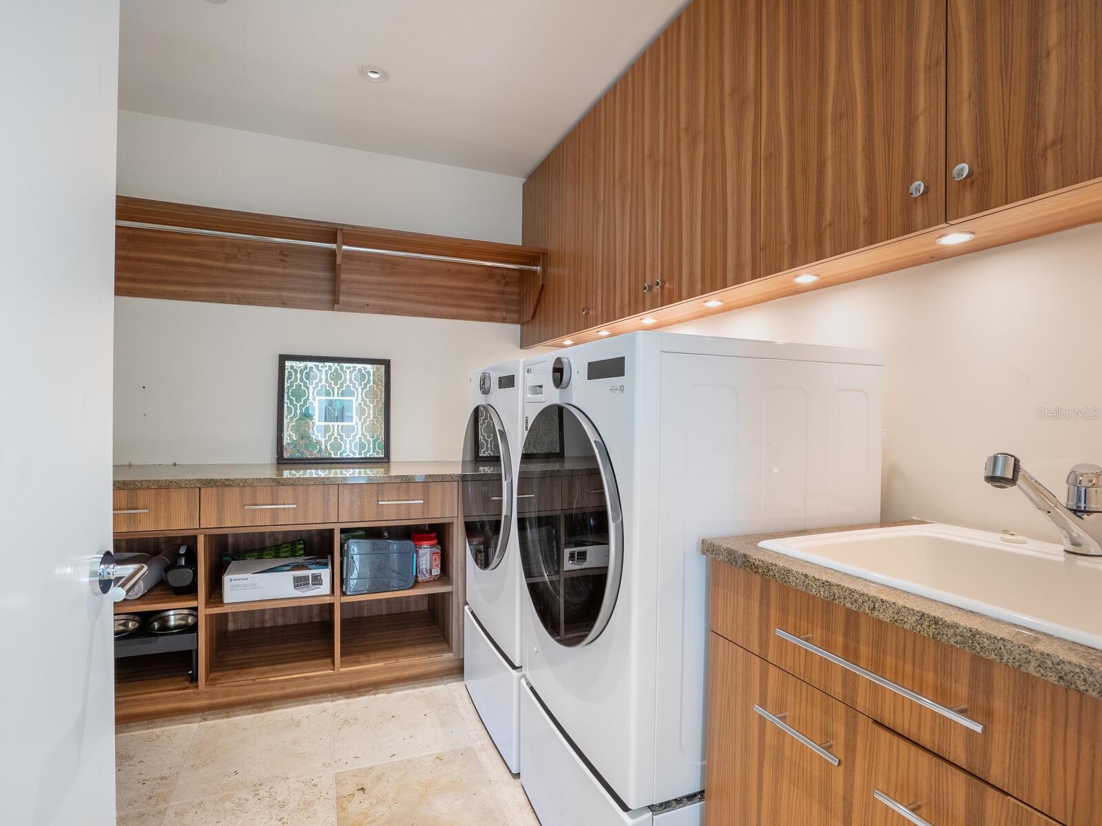 OYSTER BAY LANDINGS - Residential