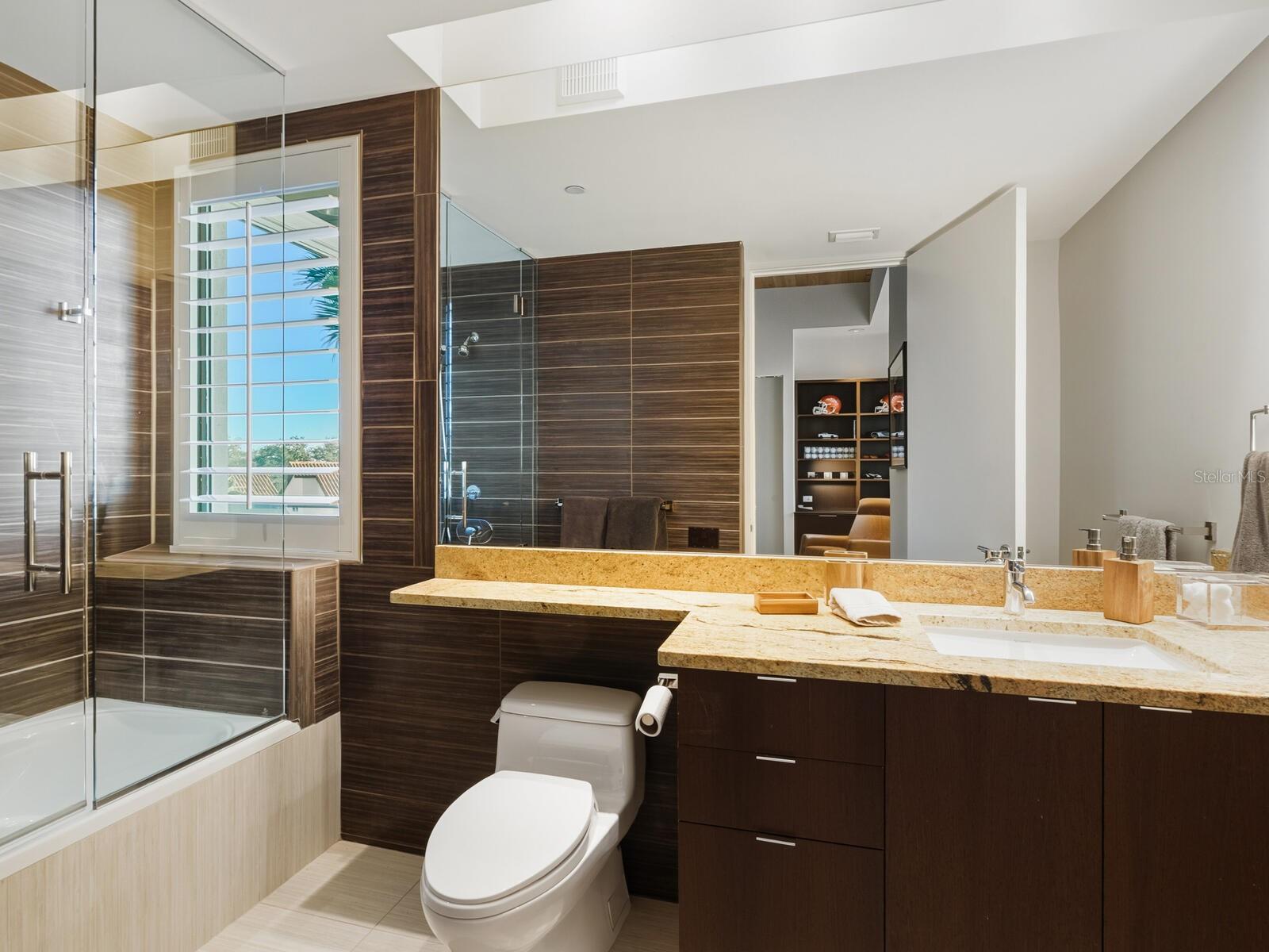 OYSTER BAY LANDINGS - Residential