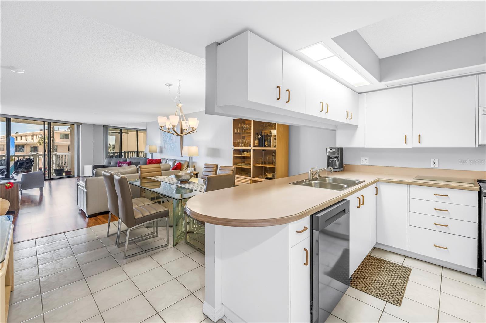 6650 SUNSET WAY 105