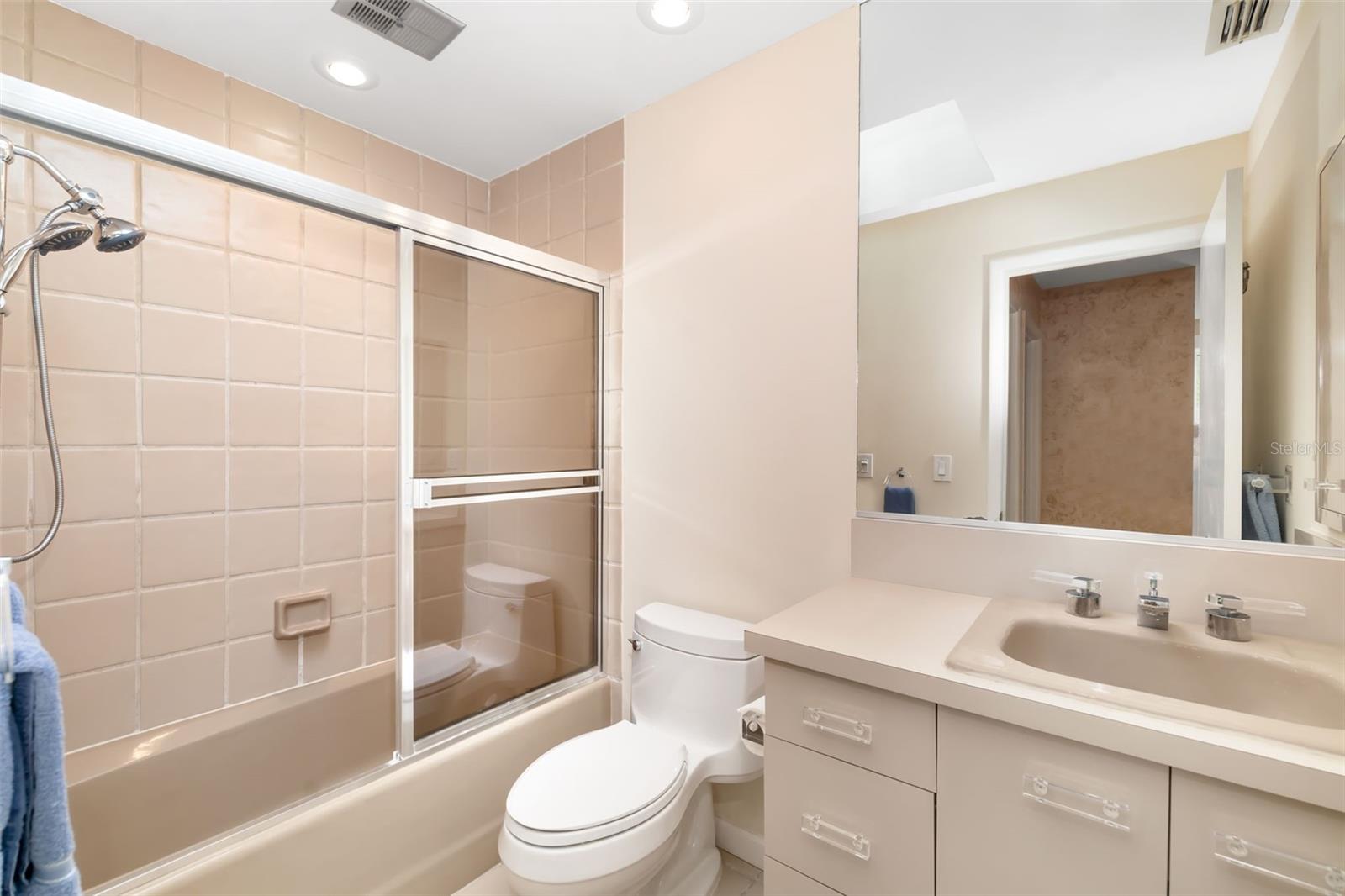 TIFFANY SANDS - Residential