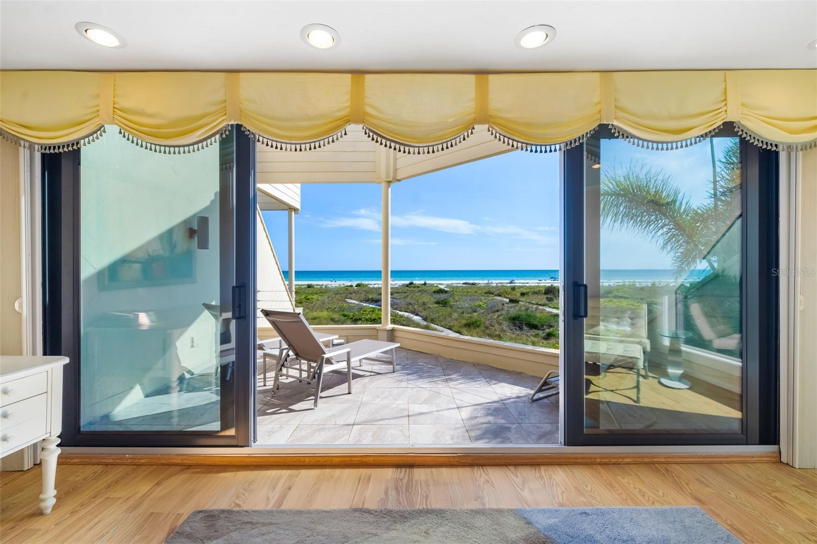 TIFFANY SANDS - Residential