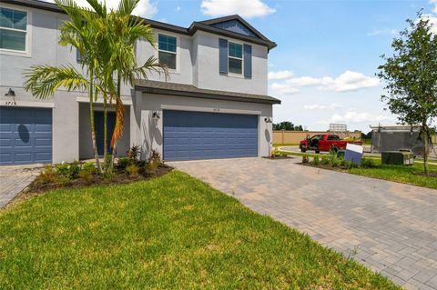 A home in PALMETTO