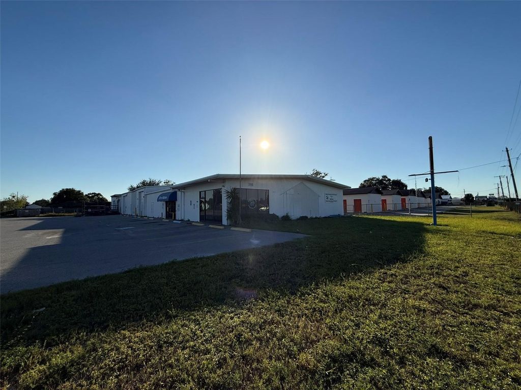 Photo of 3550 Recker Highway, Winter Haven, FL 33880 (MLS # P4936744)