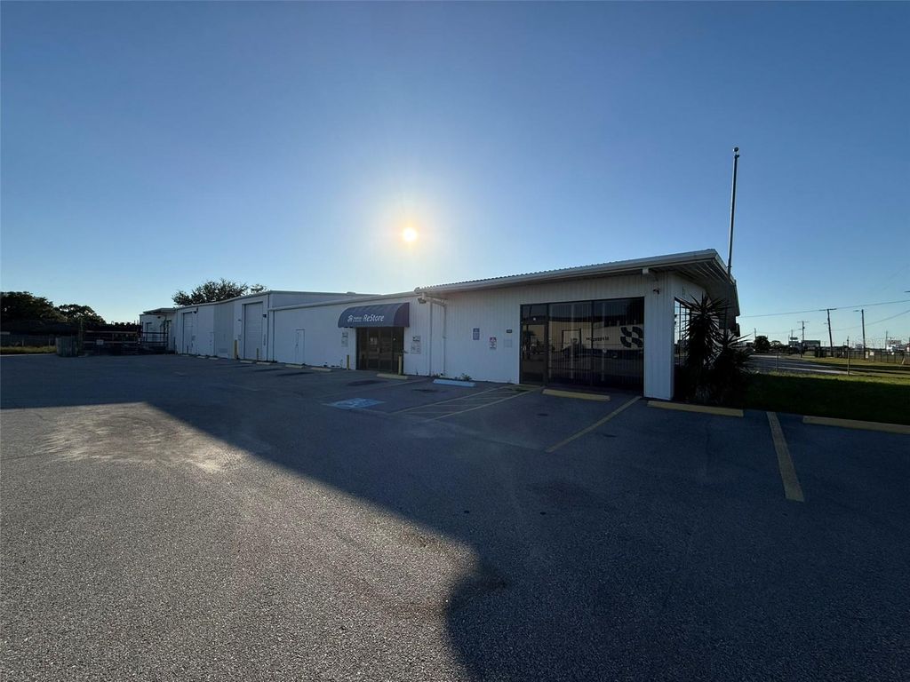 Photo of 3550 Recker Highway, Winter Haven, FL 33880 (MLS # P4936744)