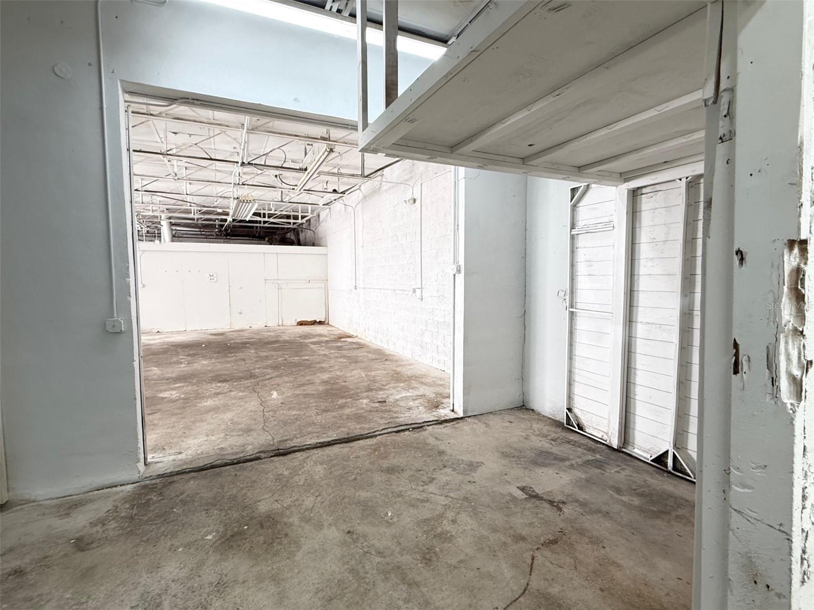 BARDOL - Commercial Sale
