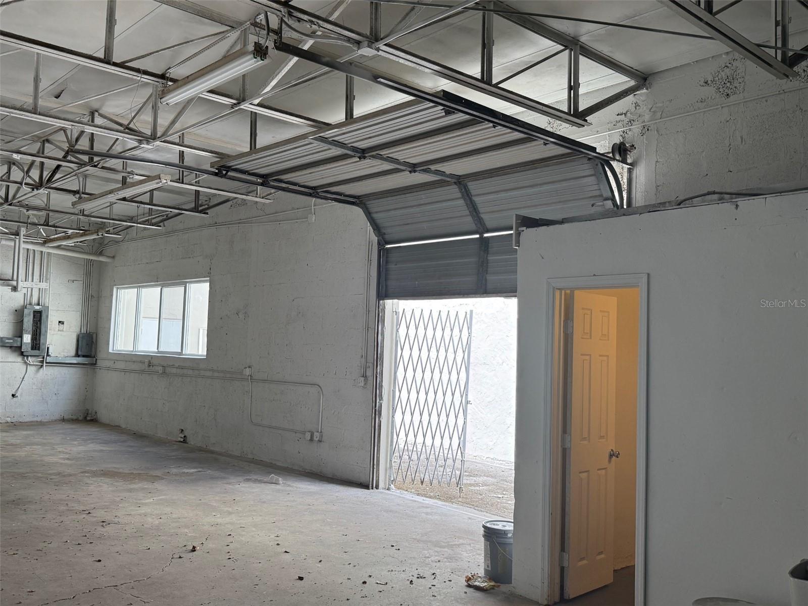BARDOL - Commercial Sale