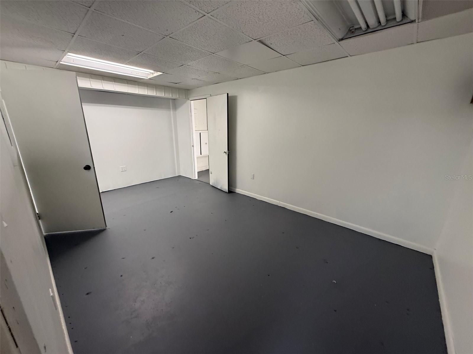 BARDOL - Commercial Sale