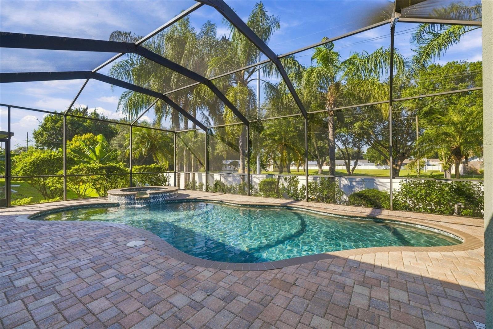 3916 VALRICO GROVE DRIVE