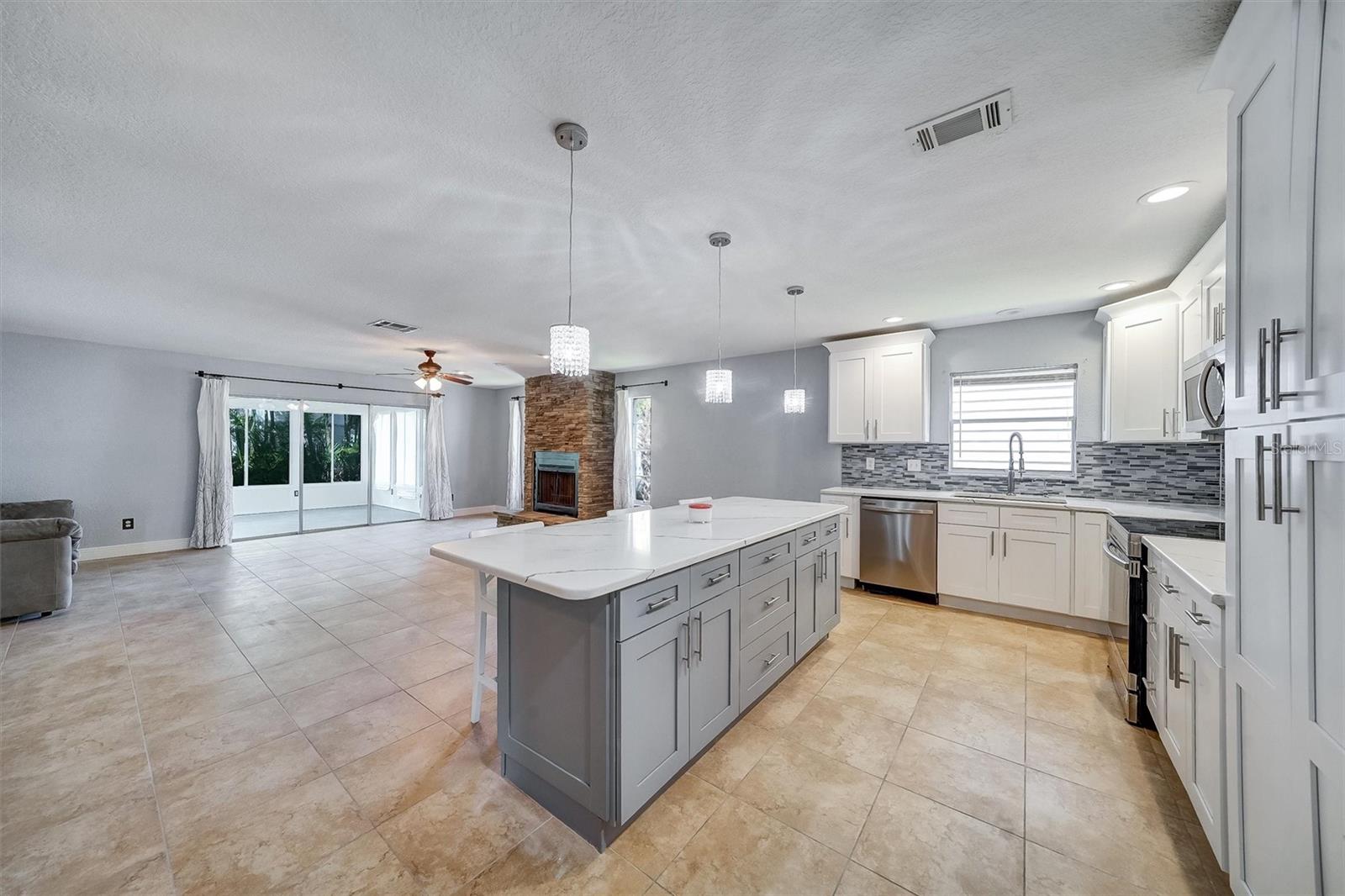 HARBOR SHORES 4TH ADD - Residential Lease