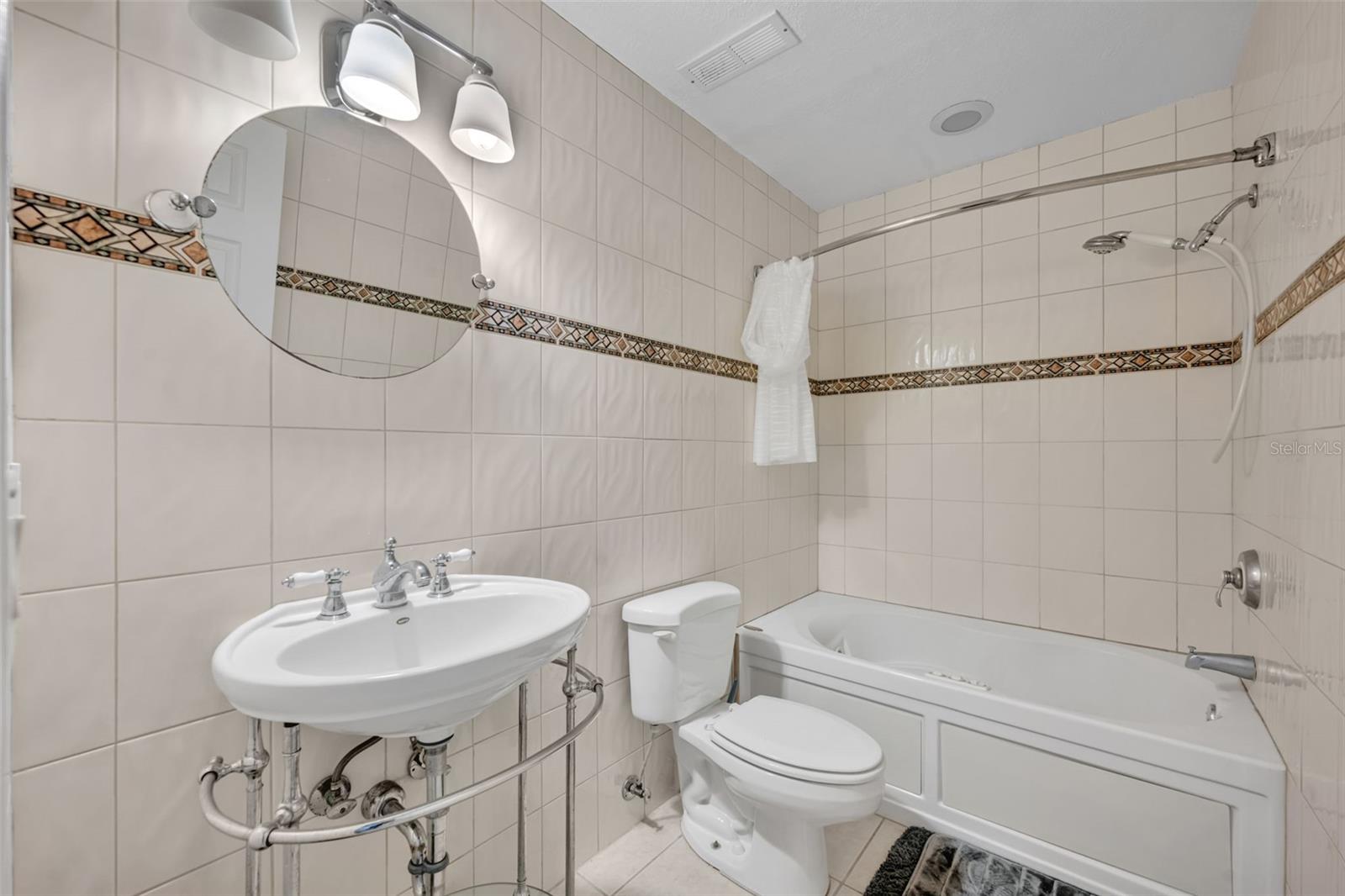 WINDWARD SQUARE SEC 2 - Residential