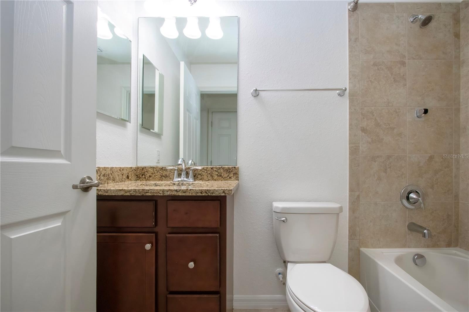 TERRACE I AT LAKEWOOD NATIONAL PH 2 - Residential Lease
