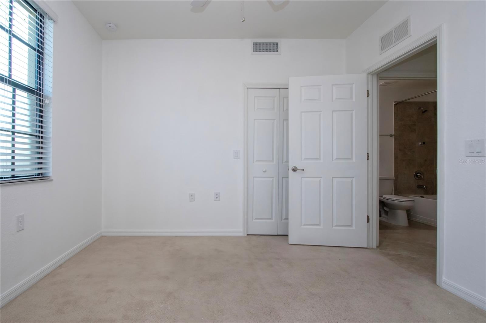 TERRACE I AT LAKEWOOD NATIONAL PH 2 - Residential Lease