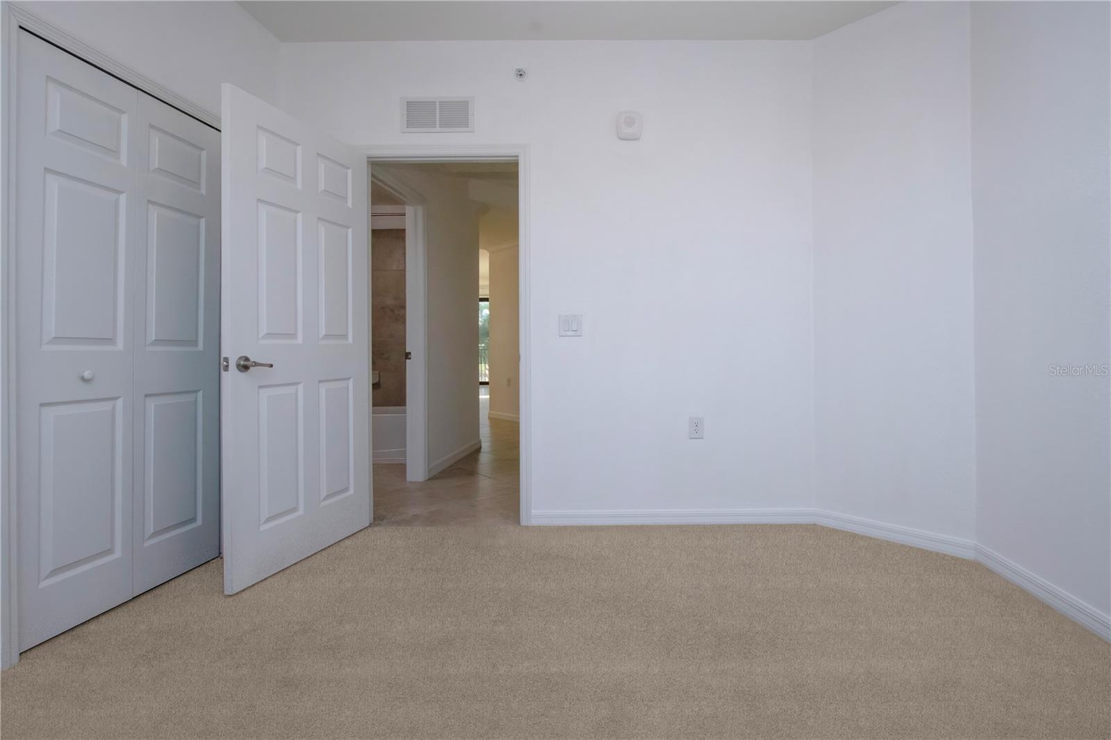 TERRACE I AT LAKEWOOD NATIONAL PH 2 - Residential Lease