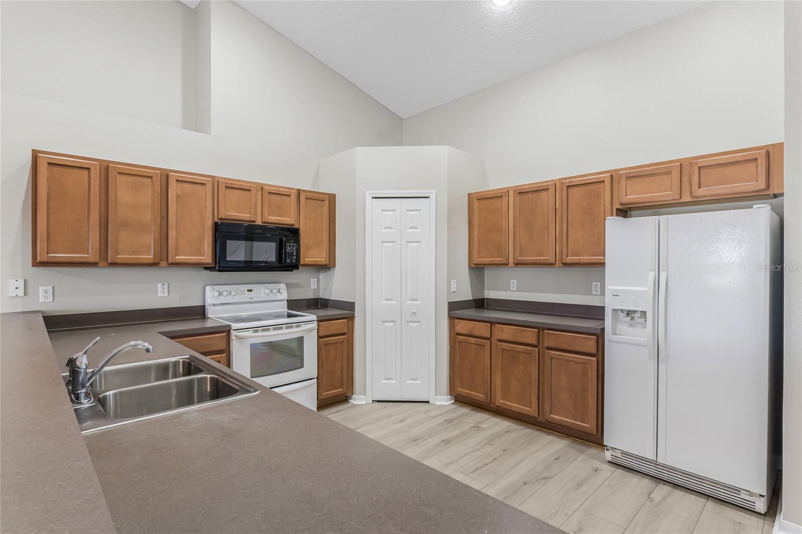 LEXINGTON ESTATES - Residential