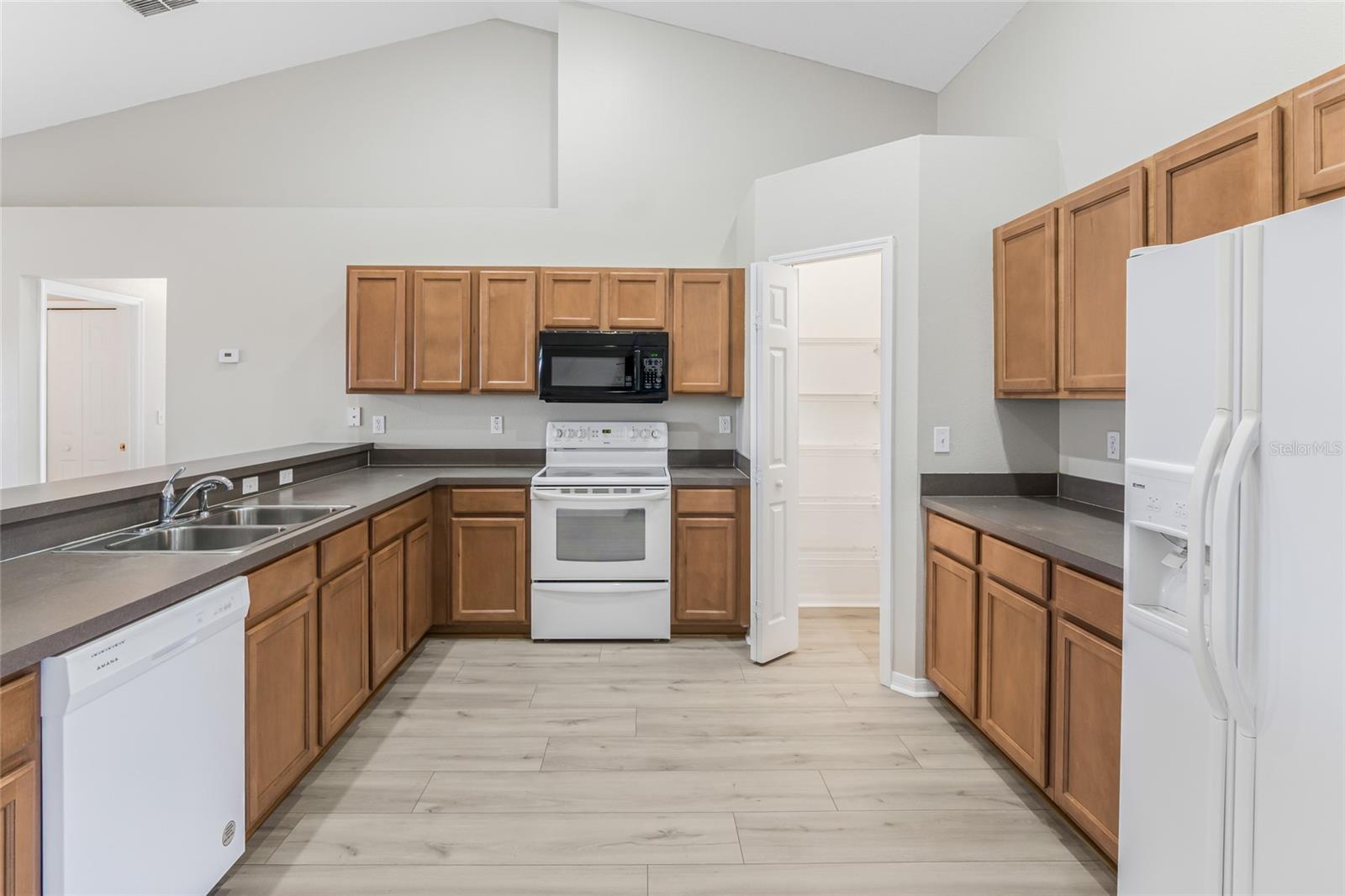 LEXINGTON ESTATES - Residential