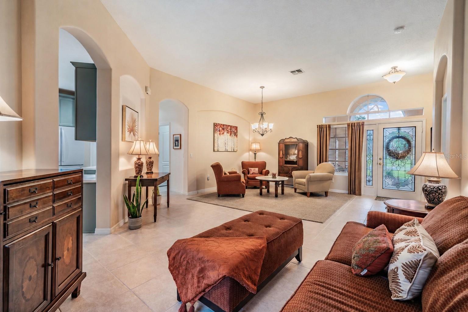 1624 LAKESTONE DRIVE