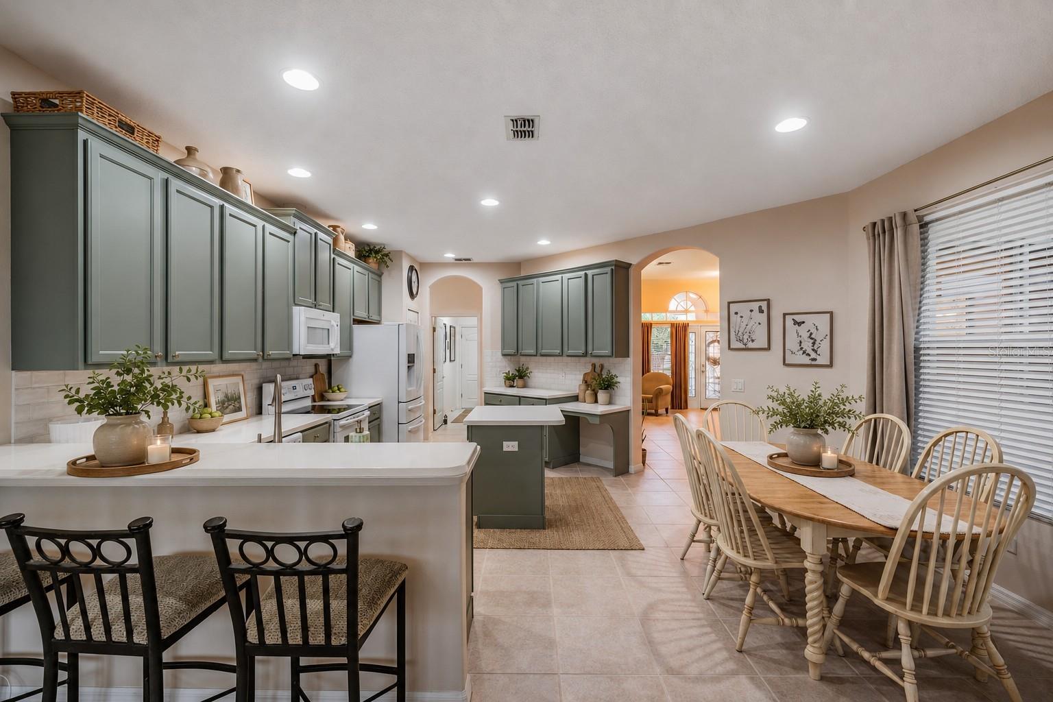 1624 LAKESTONE DRIVE