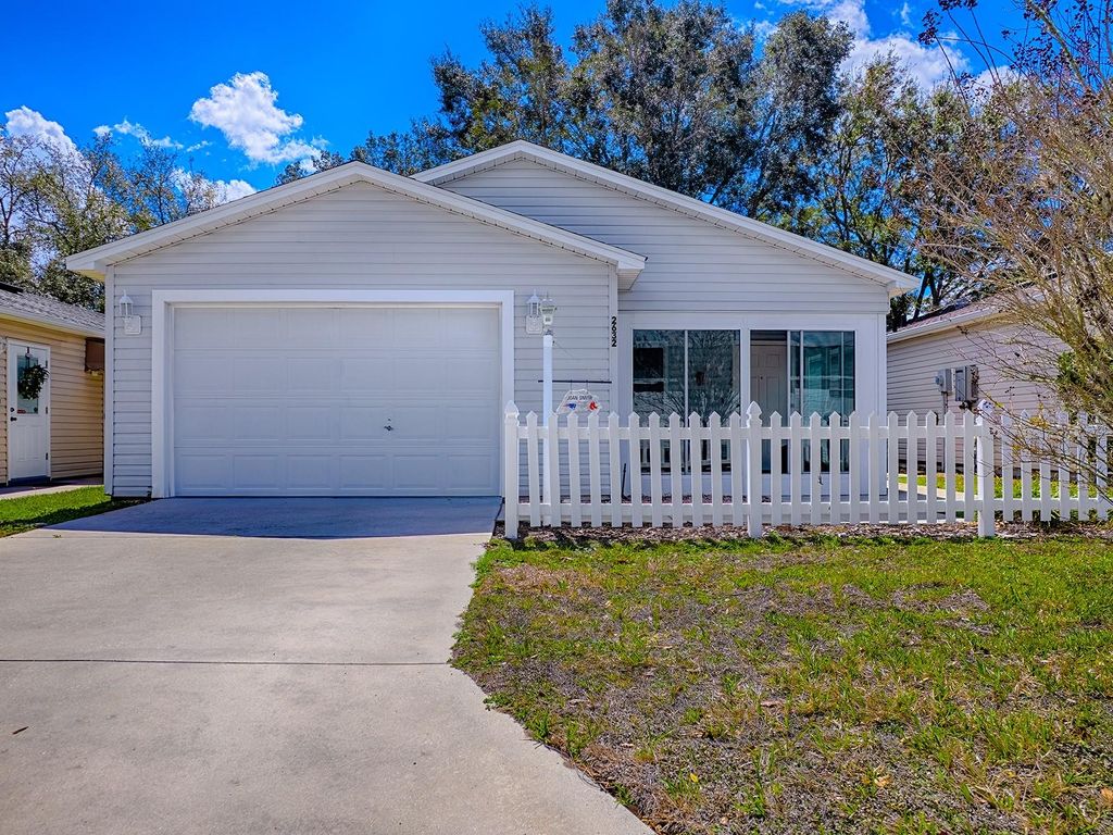 Photo of 2632 Moncayo Avenue, The Villages, FL 32162 (MLS # G5109059)