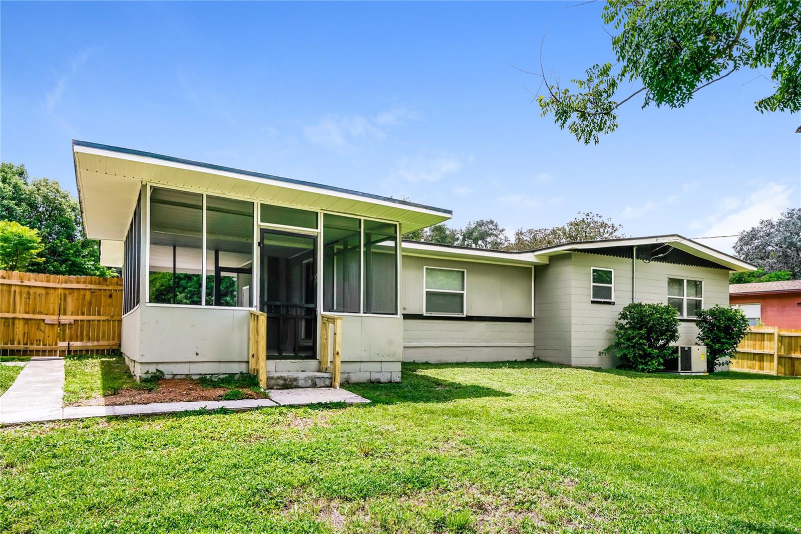 HIGHLAND HILLS - Residential Lease