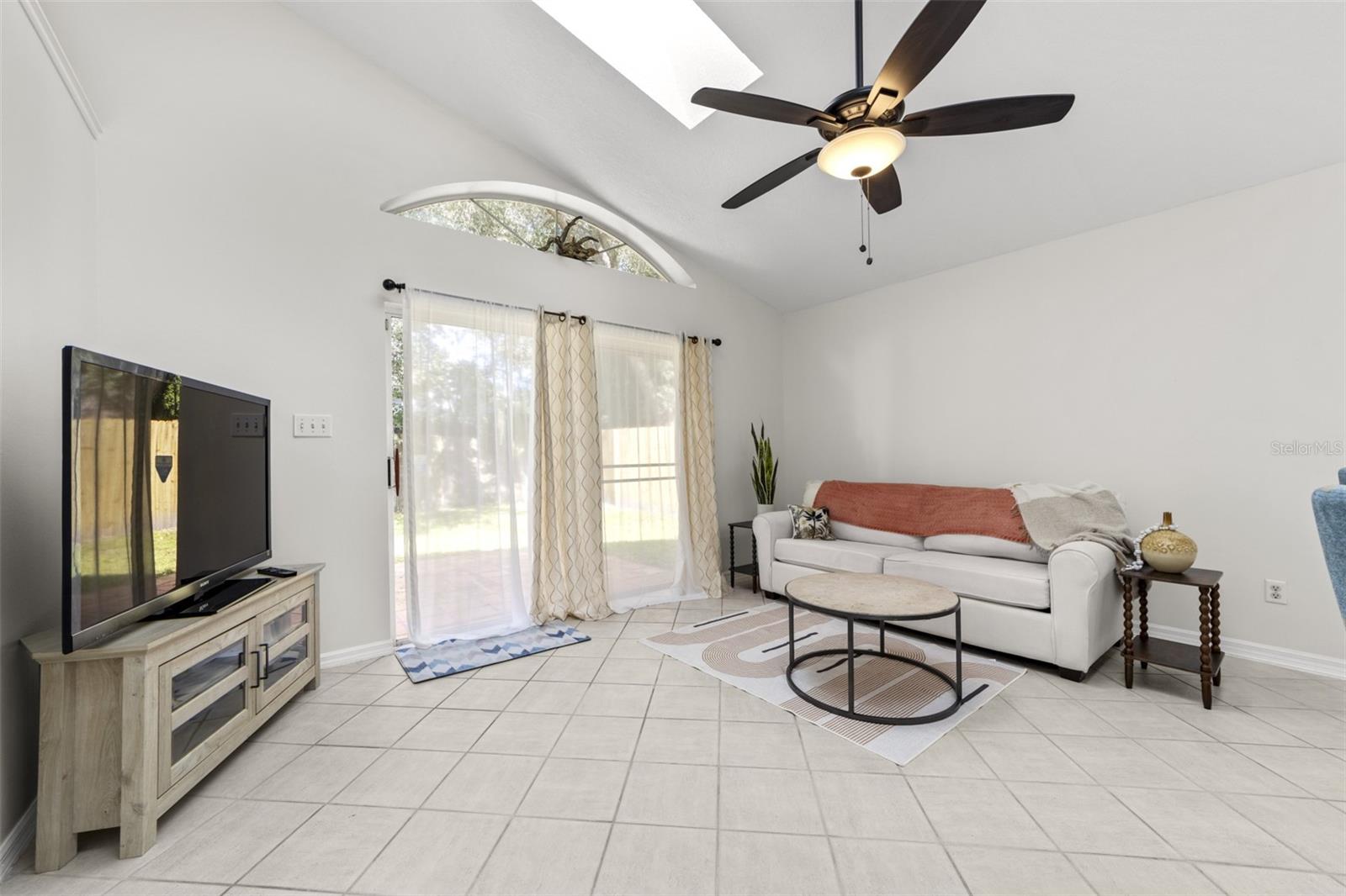 RIVERSIDE AT TWIN RIVERS UN 1 - Residential