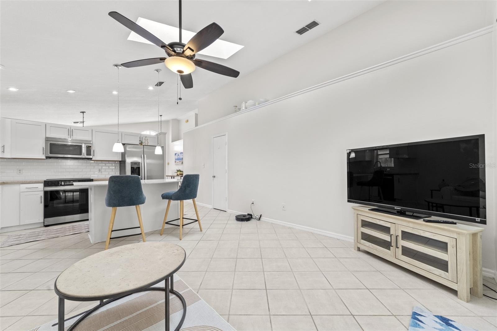 RIVERSIDE AT TWIN RIVERS UN 1 - Residential