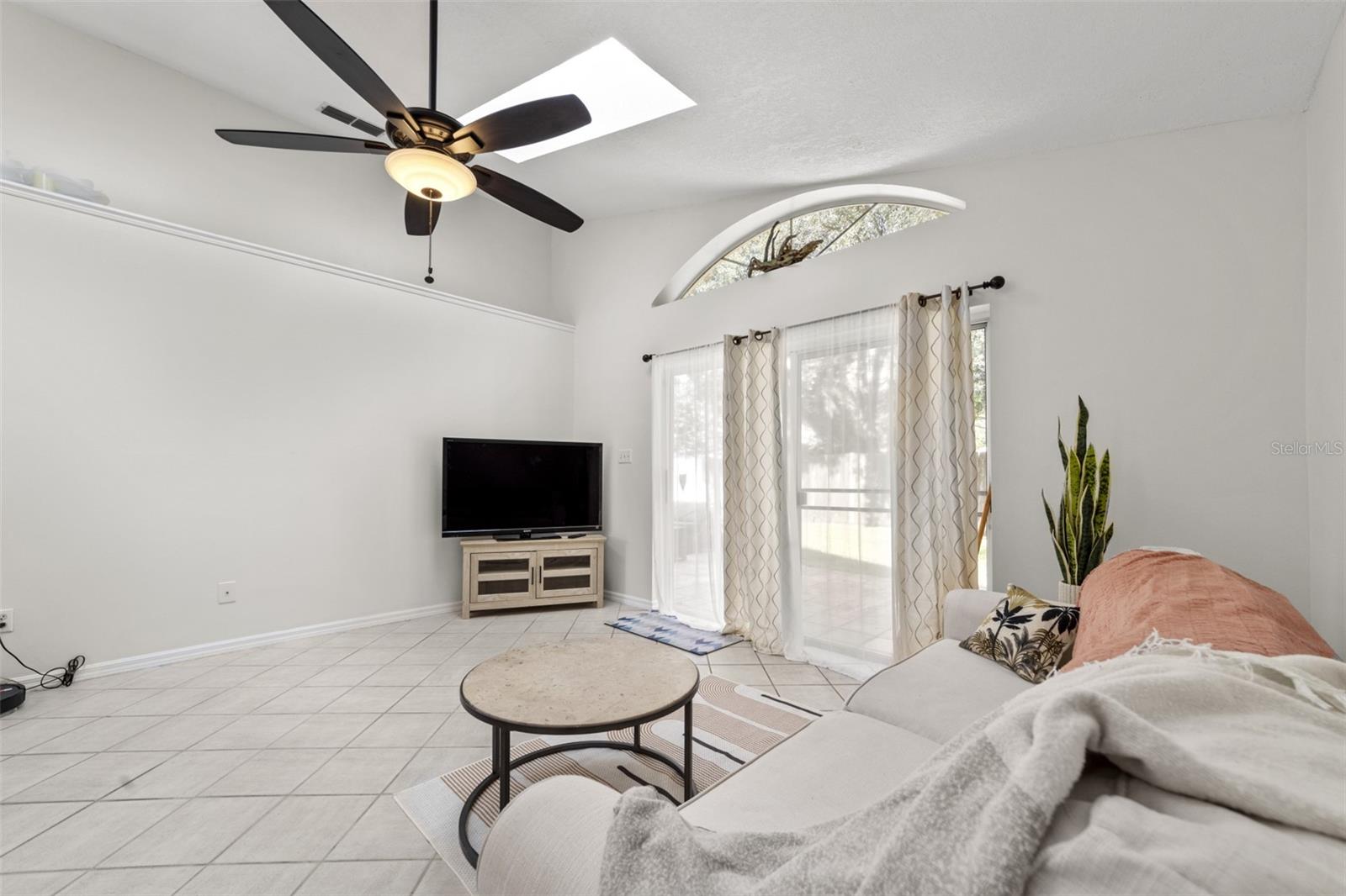 RIVERSIDE AT TWIN RIVERS UN 1 - Residential