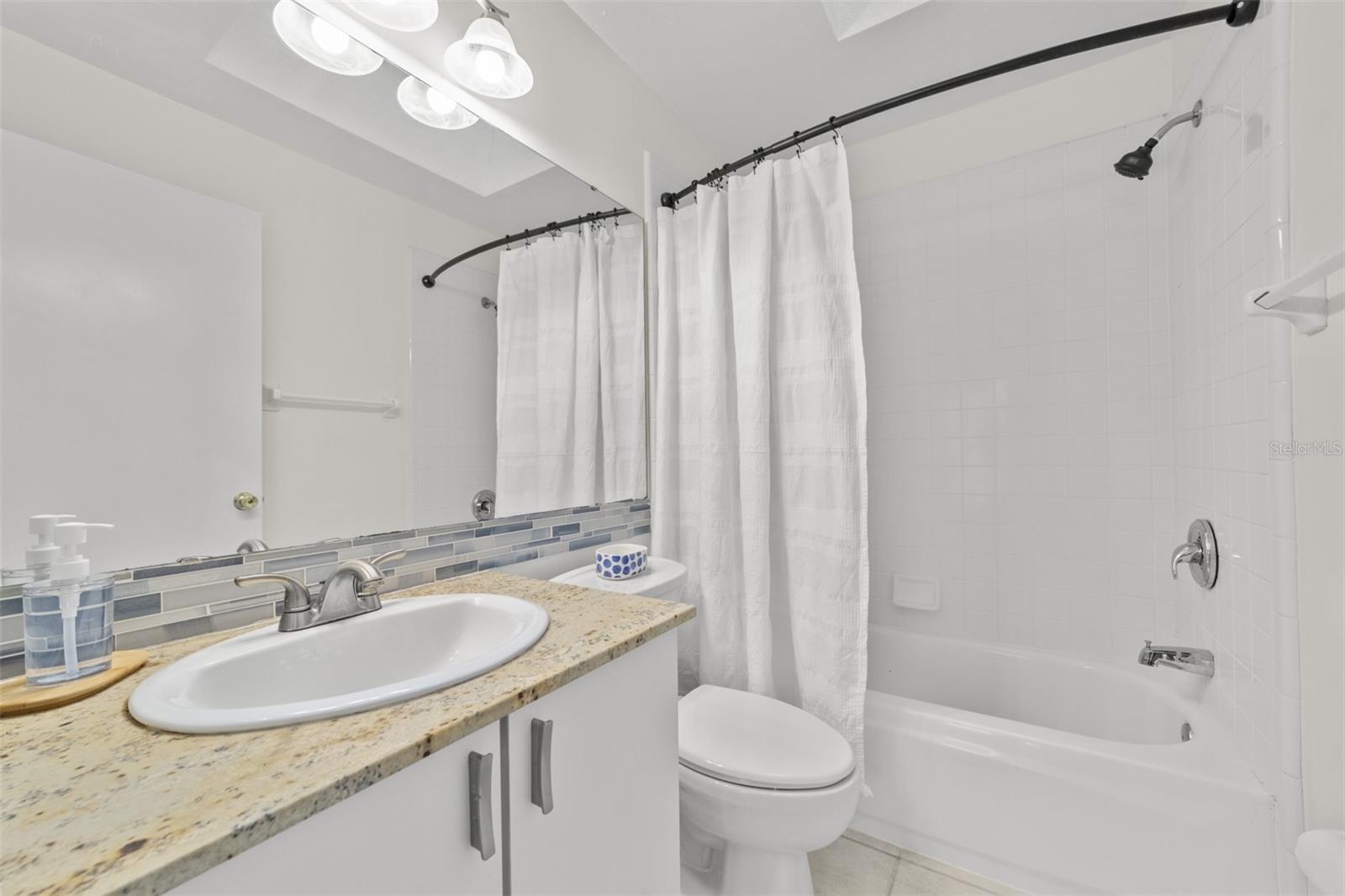 RIVERSIDE AT TWIN RIVERS UN 1 - Residential