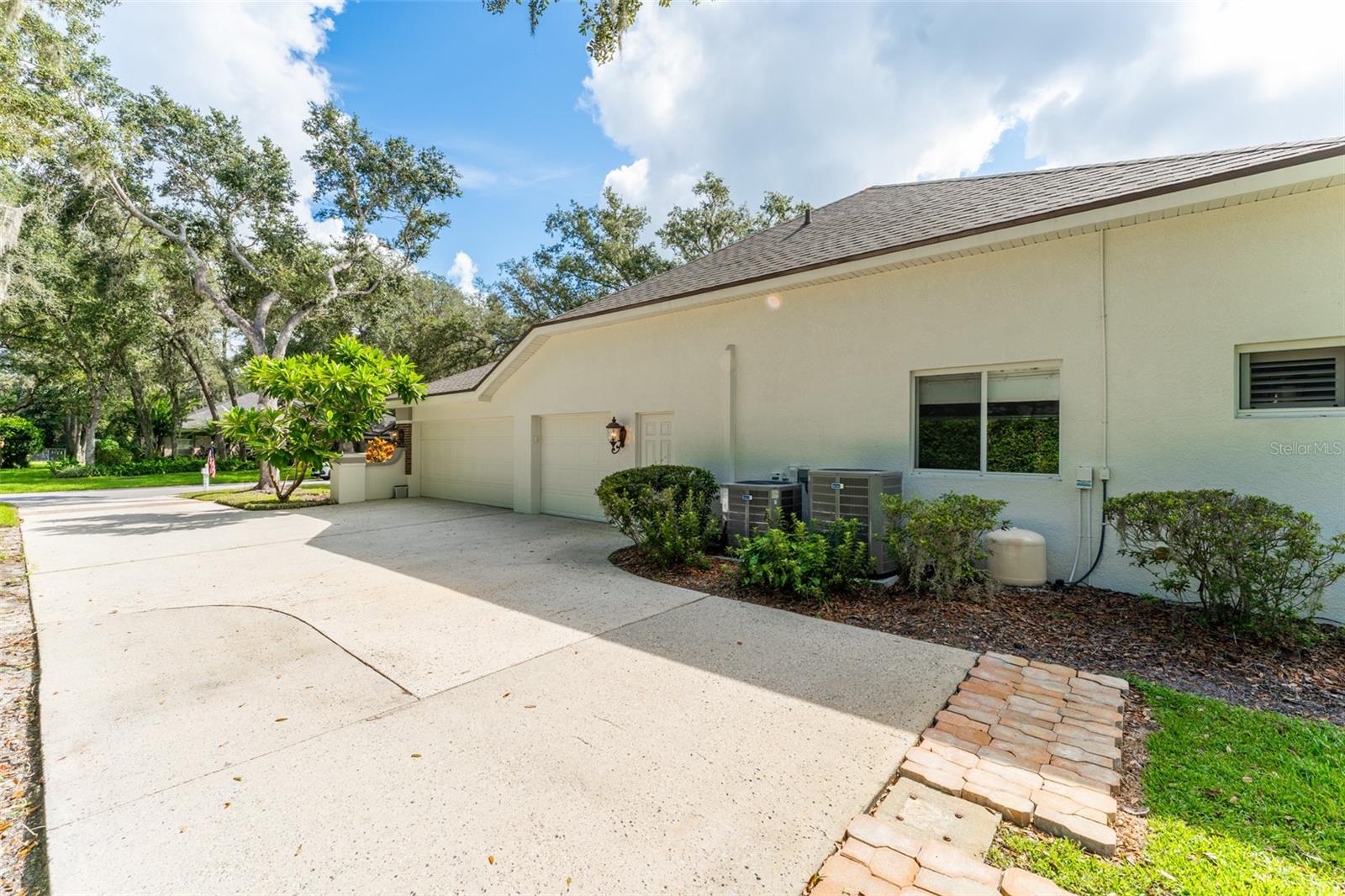 FISH HAWK TRAILS UNIT 3 - Residential