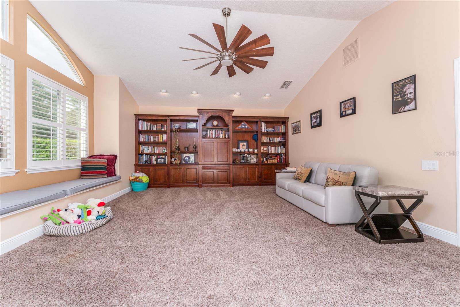 FISH HAWK TRAILS UNIT 3 - Residential