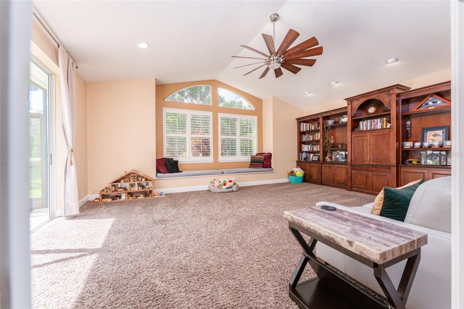 FISH HAWK TRAILS UNIT 3 - Residential