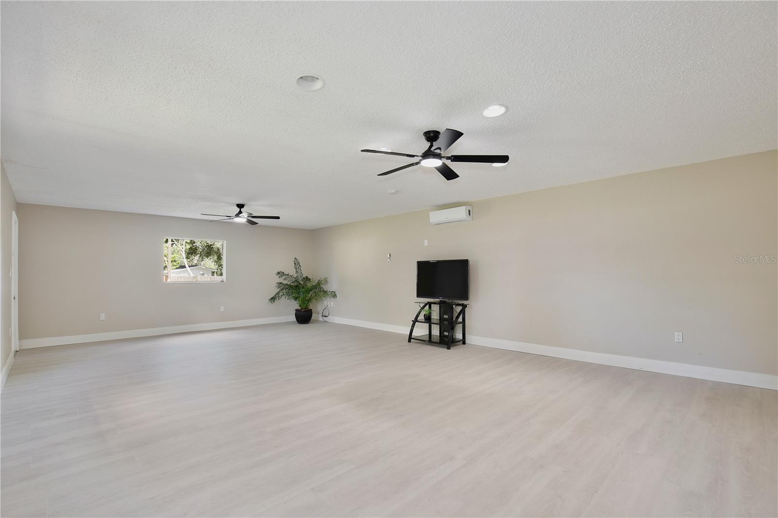 BREEZY HEIGHTS - Residential