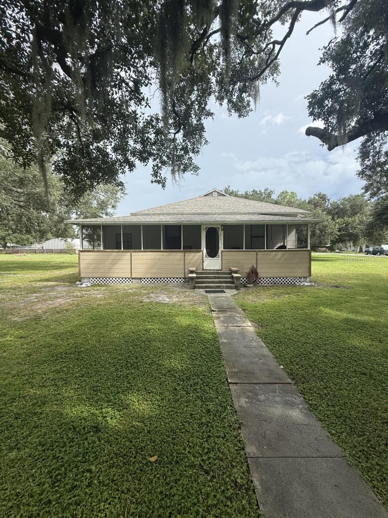 Photo of 275 Temple Street, Mulberry, FL 33860 (MLS # A4701708)