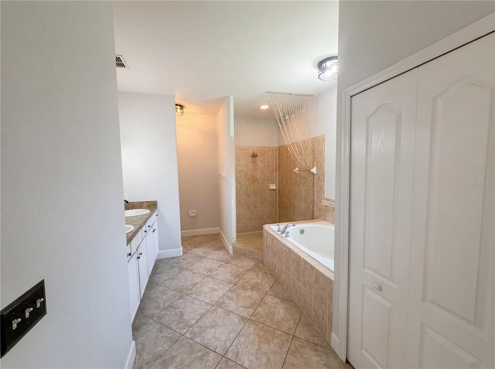 HALLAM PRESERVE EAST - Residential