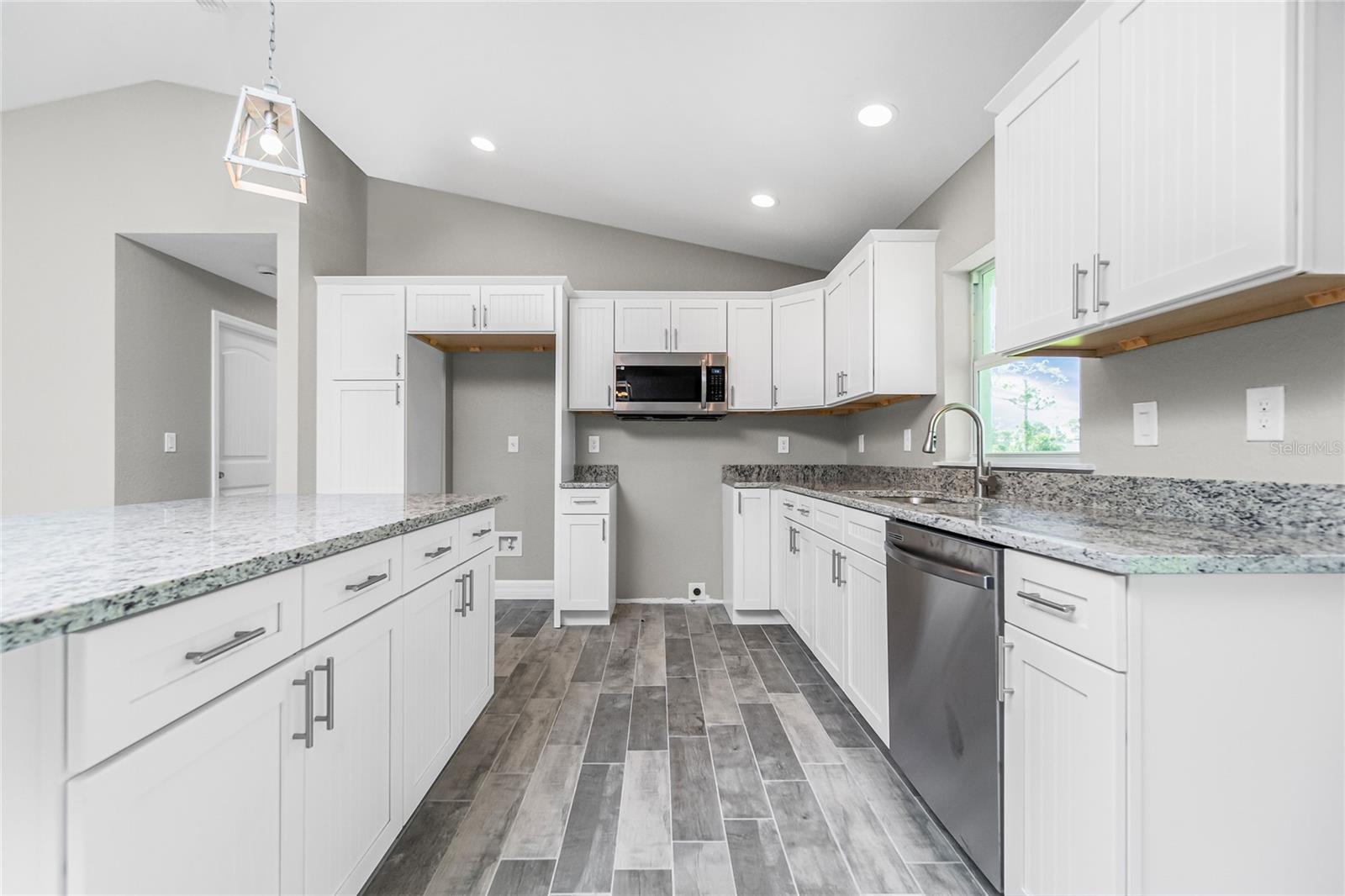 ROTONDA SANDS - Residential